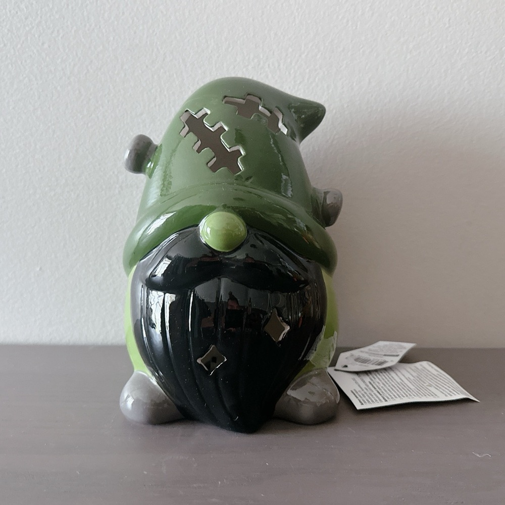 🎃 Light Up Gnome New with tags! Halloween decor fall decor - Picture 4 of 9